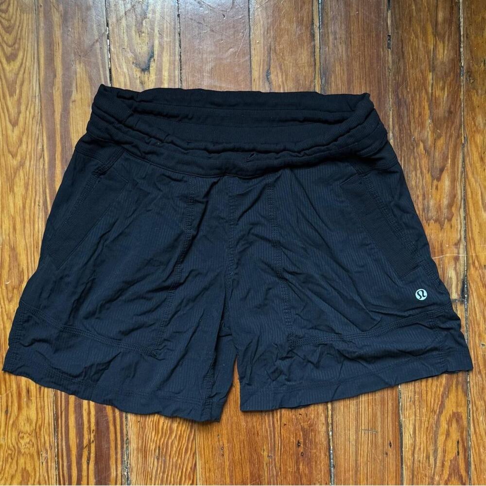 Lululemon black shorts